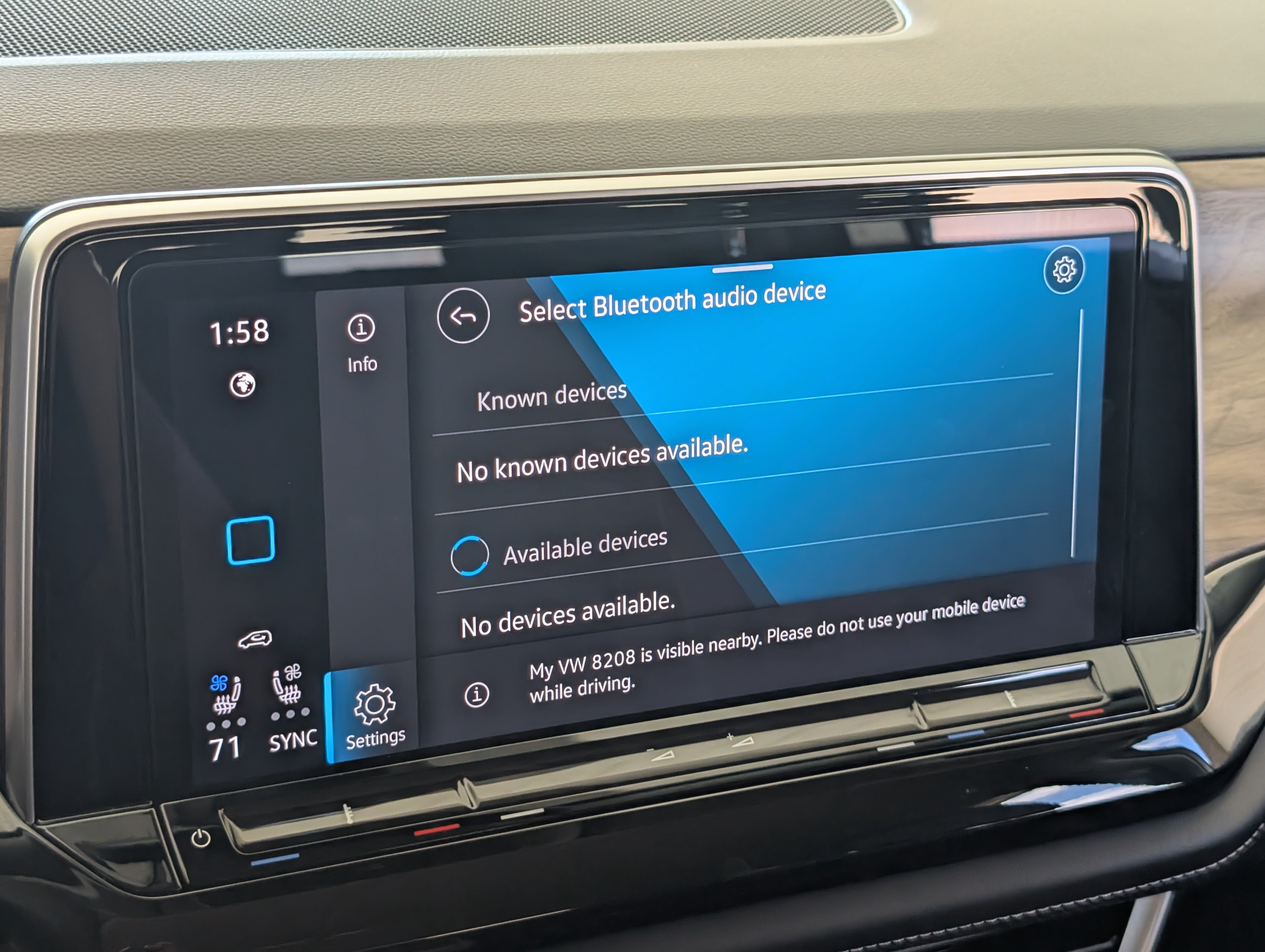 Used 2025 Volkswagen Atlas SE FWD image 32