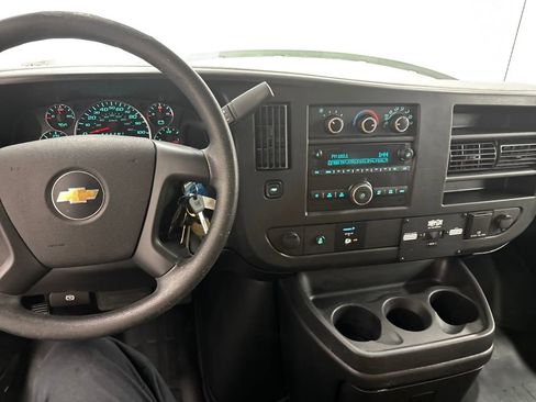 Used 2016 Chevrolet Express 3500 image 12