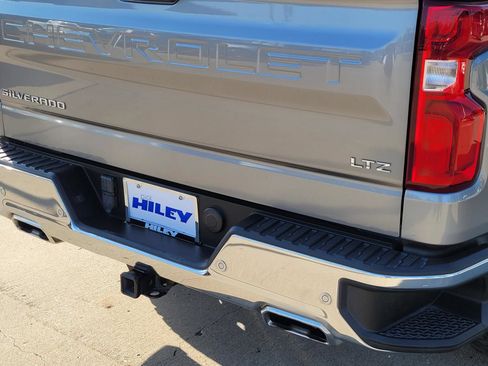 Used 2023 Chevrolet Silverado 1500 LTZ AWD/4WD image 5