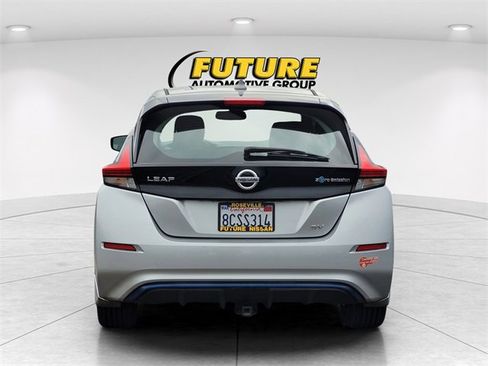 Used 2018 Nissan Leaf SV w/ SV Technology Package image 8