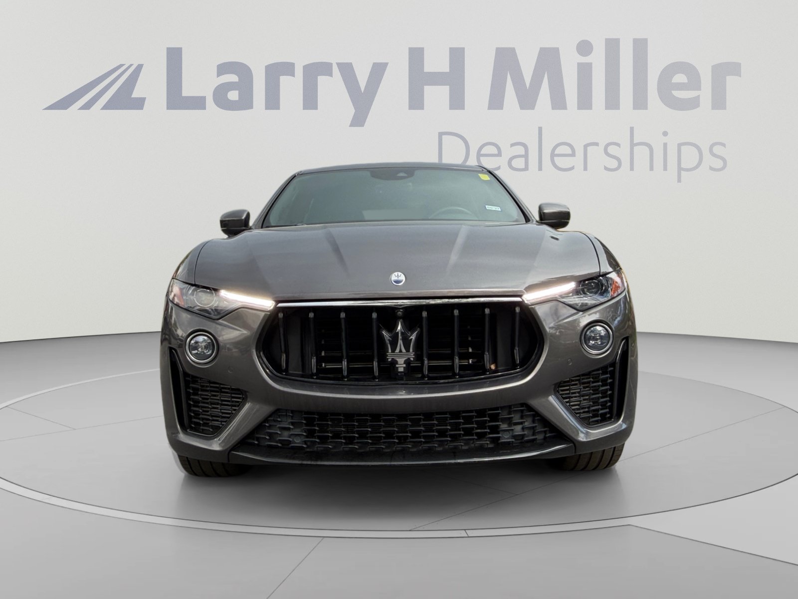 Used 2023 Maserati Levante Modena AWD/4WD image 8