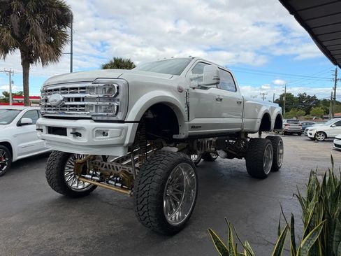 Used 2025 Ford F550 4x4 Crew Cab Super Duty image 5