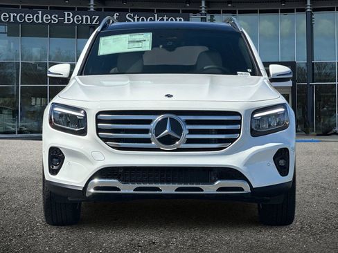 New 2025 Mercedes-Benz GLB 250 4MATIC image 9
