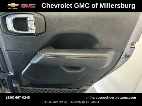 Used 2020 Jeep Wrangler Unlimited Sahara w/ Dual Top Group AWD/4WD image 35