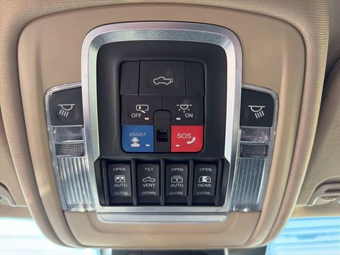 Used 2019 RAM 1500 Laramie image 50