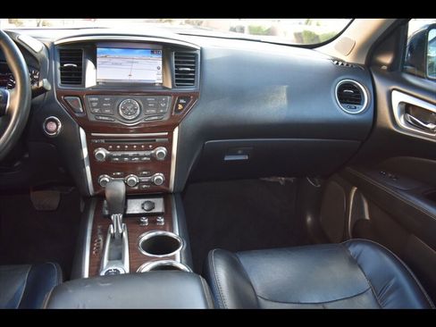 Used 2015 Nissan Pathfinder Platinum AWD/4WD image 34