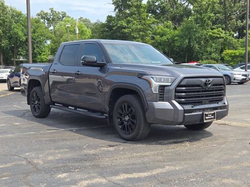 Used 2025 Toyota Tundra Limited AWD/4WD image 5