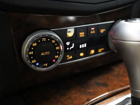 Used 2011 Mercedes-Benz C 300 4MATIC Sedan image 26