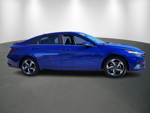 Used 2023 Hyundai Elantra Limited image 8