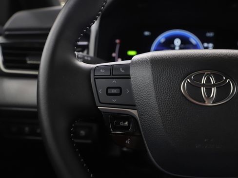 Used 2025 Toyota Camry SE AWD/4WD image 26