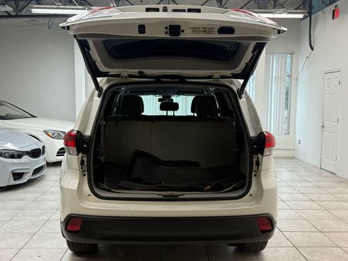 Used 2017 Toyota Highlander Plus image 20