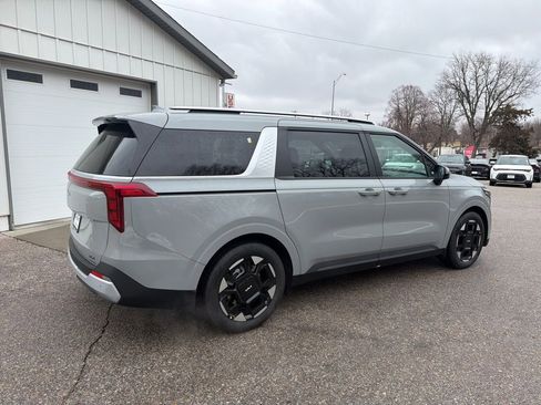 New 2026 Kia Carnival EX image 3