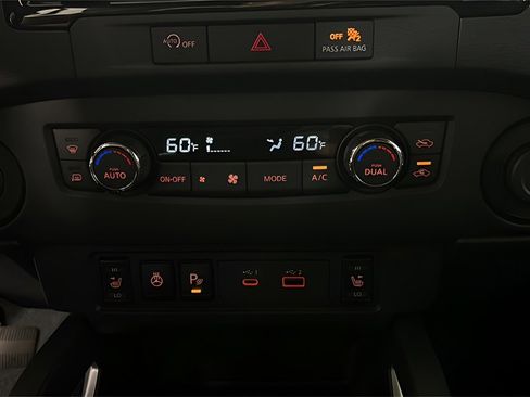 Used 2024 Nissan Frontier SV w/ Technology Package image 29