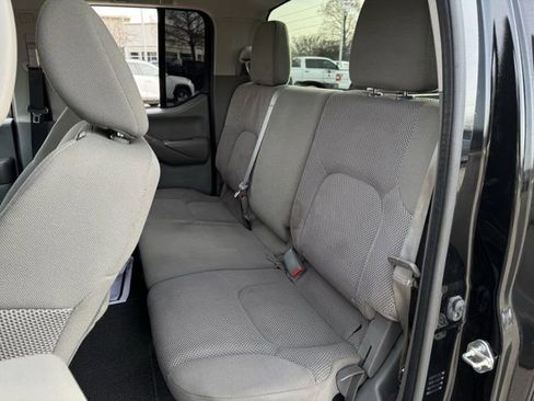 Used 2019 Nissan Frontier SV image 28