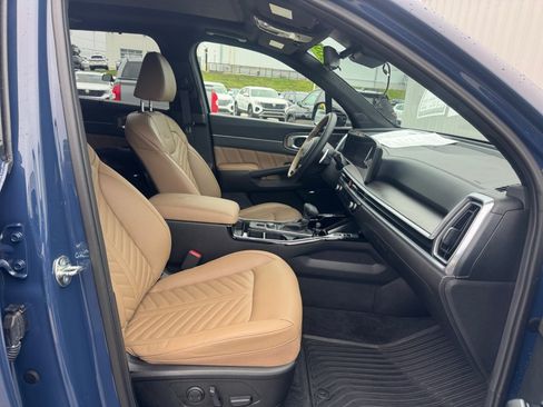 Used 2025 Kia Sorento SX Prestige w/ Olive Brown Leather Package AWD/4WD image 32