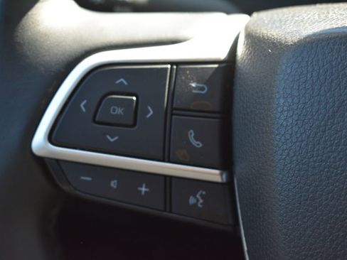 Used 2025 Toyota Grand Highlander FWD image 16