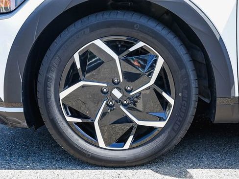 Certified 2024 Hyundai Ioniq 5 SEL RWD image 11