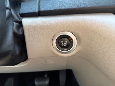 Used 2023 Chrysler Voyager LX FWD image 20