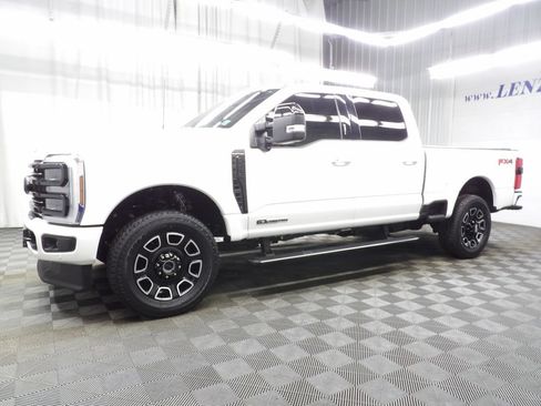 Used 2026 Ford F250 Platinum AWD/4WD image 9