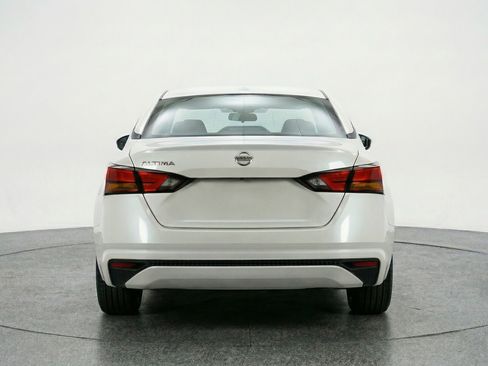 Used 2025 Nissan Altima 2.5 SV image 7