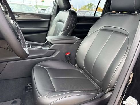 New 2025 Jeep Grand Cherokee L Limited w/ Luxury Tech Group II RWD image 9