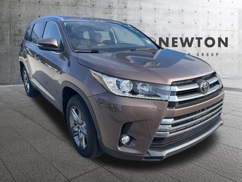 Used 2017 Toyota Highlander Limited Platinum AWD/4WD image 1