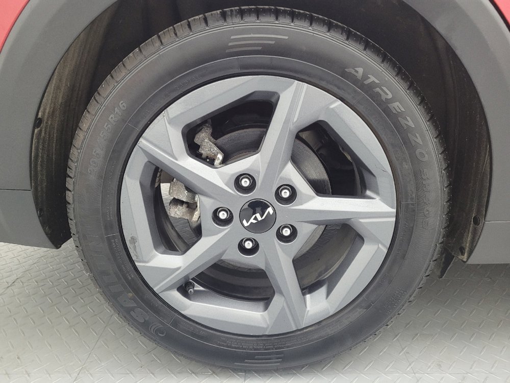 Used 2025 Kia K4 FWD image 31