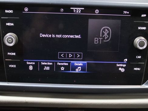 Used 2022 Volkswagen Taos SE w/ Panoramic Sunroof Package FWD image 50