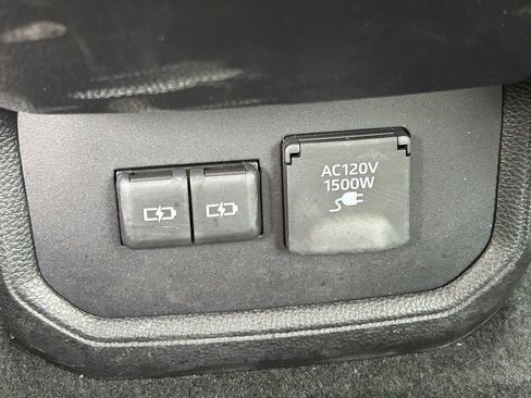 Used 2023 Toyota Highlander Limited AWD/4WD image 26