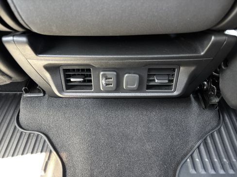 Used 2021 Chevrolet Silverado 1500 LT AWD/4WD image 18