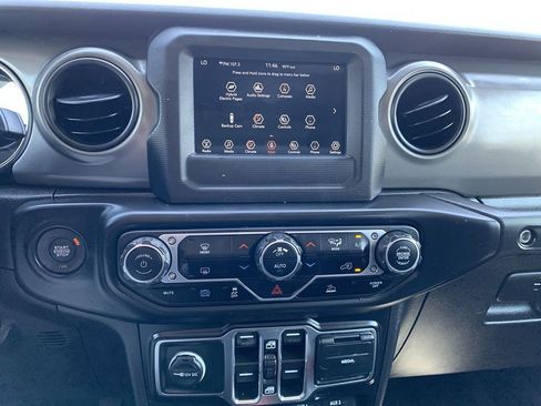 Used 2023 Jeep Wrangler Unlimited image 24