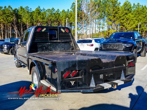 Used 2023 Ford F350 Lariat image 9