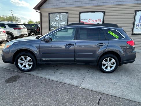 Used 2014 Subaru Outback 3.6R Limited w/ Moonroof Package AWD/4WD image 8