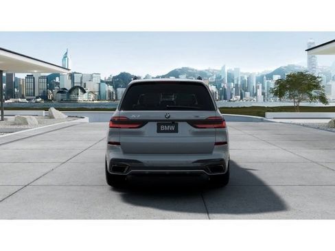 New 2027 BMW X7 xDrive40i w/ M Sport Package AWD/4WD image 5
