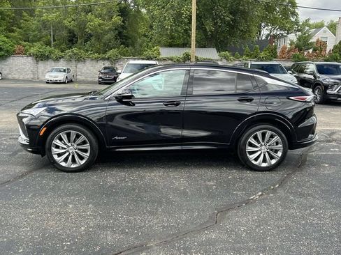 Used 2024 Buick Envista Preferred FWD image 2