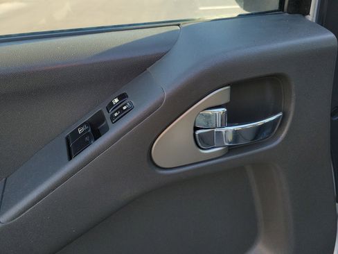 Used 2014 Nissan Frontier SV w/ SV Value Truck Package image 11