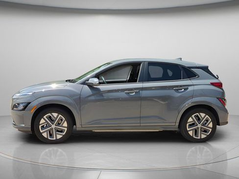 Used 2023 Hyundai Kona SEL FWD image 3