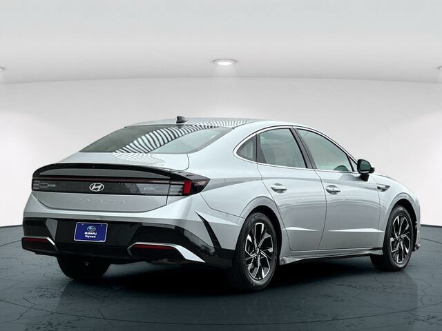 Used 2025 Hyundai Sonata SEL FWD image 6