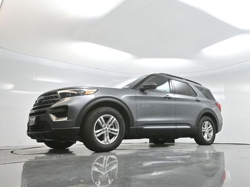 Used 2022 Ford Explorer XLT image 56