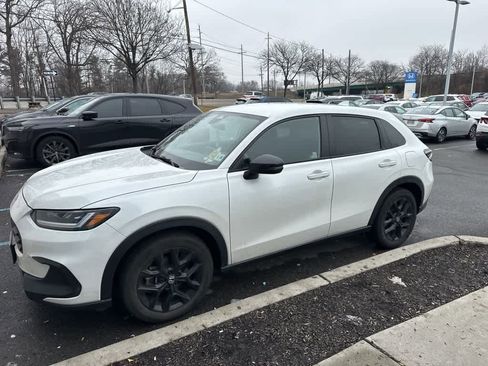 Used 2023 Honda HR-V Sport image 2