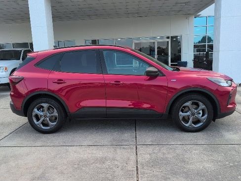 Used 2025 Ford Escape ST-Line w/ Equipment Group 301A image 8