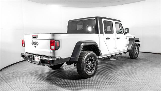 Used 2025 Jeep Gladiator Sport AWD/4WD image 7