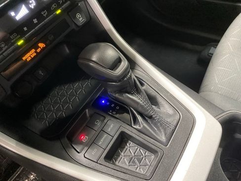 Used 2021 Toyota RAV4 XLE FWD image 24