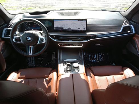 Used 2024 BMW X7 M60i w/ Climate Comfort Package AWD/4WD image 15