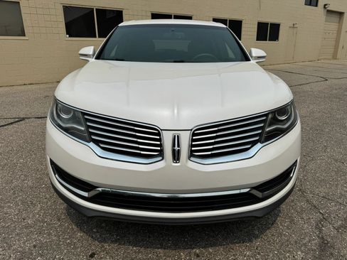 Used 2016 Lincoln MKX Premiere AWD/4WD image 2