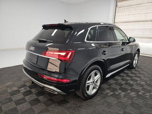 Used 2022 Audi Q5 e Prestige AWD/4WD image 2