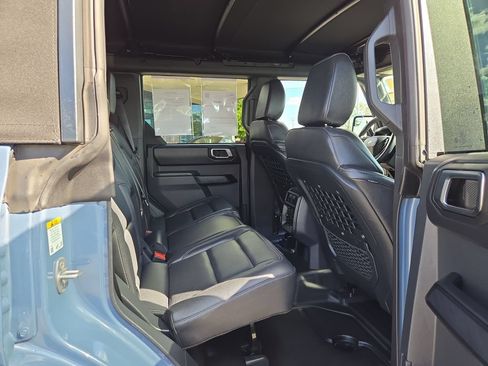 Certified 2025 Ford Bronco Badlands w/ Sasquatch Package AWD/4WD image 30