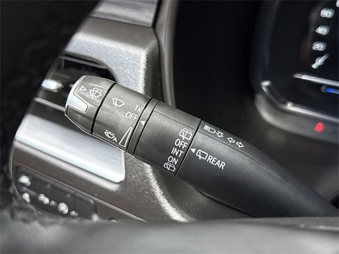 Used 2024 GMC Yukon XL SLT image 18