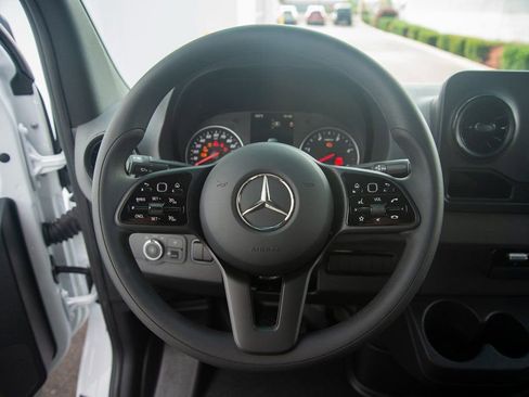 Used 2024 Mercedes-Benz Sprinter 3500 image 37