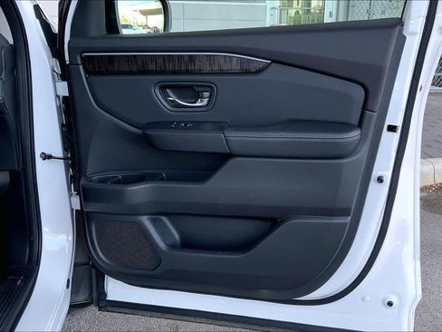 Used 2023 Honda Pilot Elite image 22